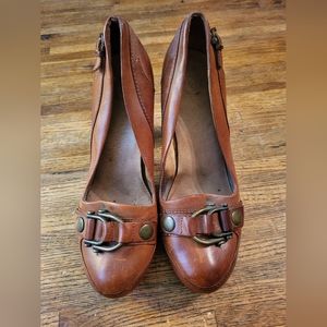 Vintage genuine leather Frye heels